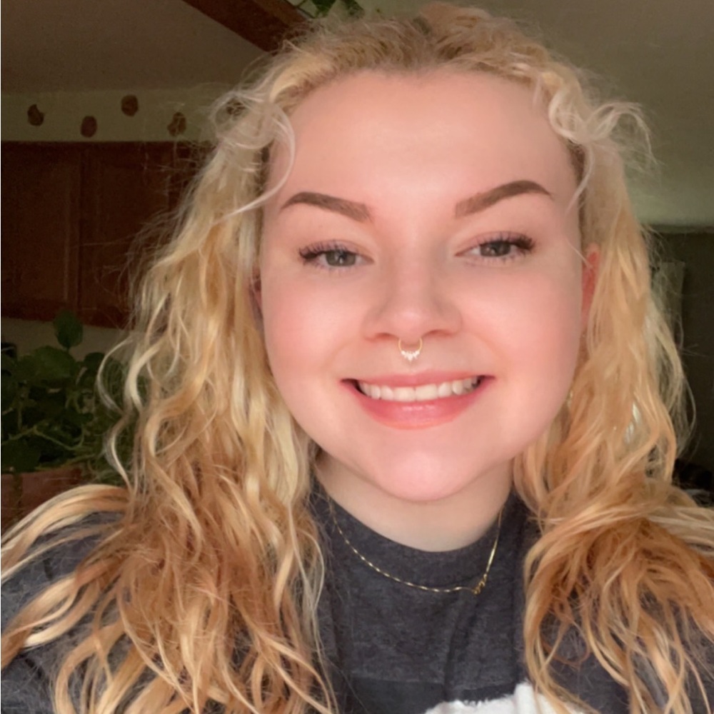 Meet your Posher, Hannah